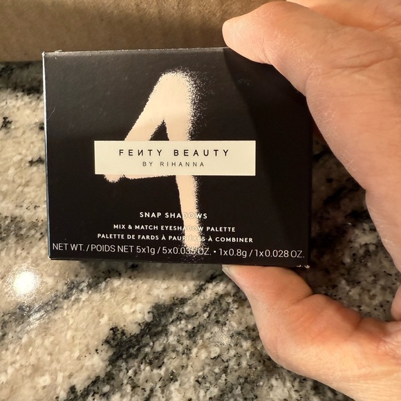 NWT Fenty Beauty. In box. Eye shadow pallet. - Picture 4 of 5